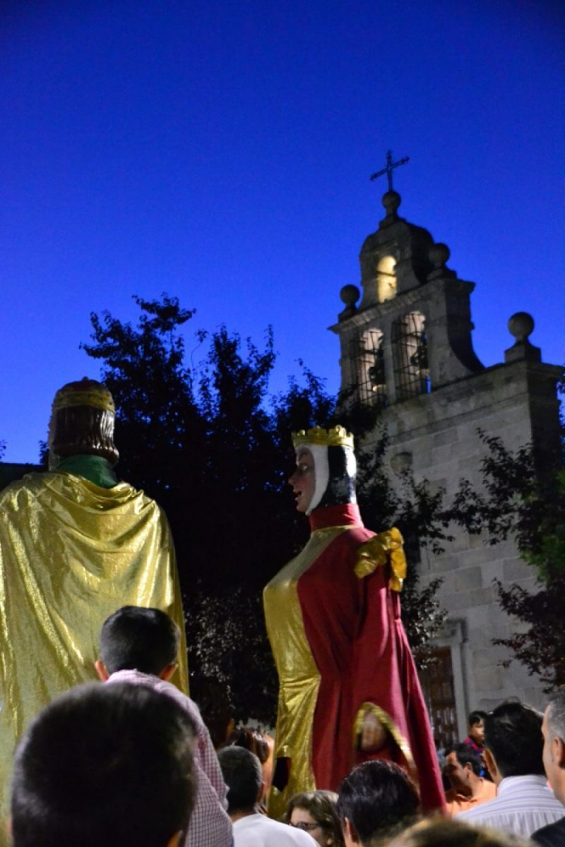 gran-desfile-de-gigantes-y-cabezudos-ayuntamiento-de-las-navas-del